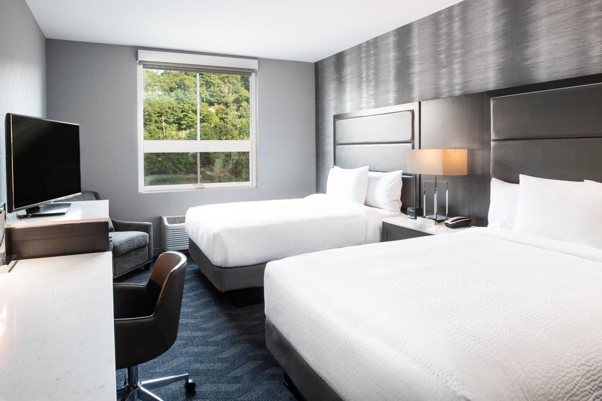 Fairfield Inn & Suites By Marriott Boston Уолтем Экстерьер фото