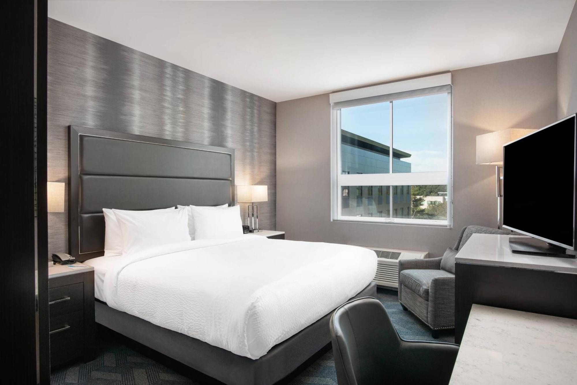 Fairfield Inn & Suites By Marriott Boston Уолтем Экстерьер фото